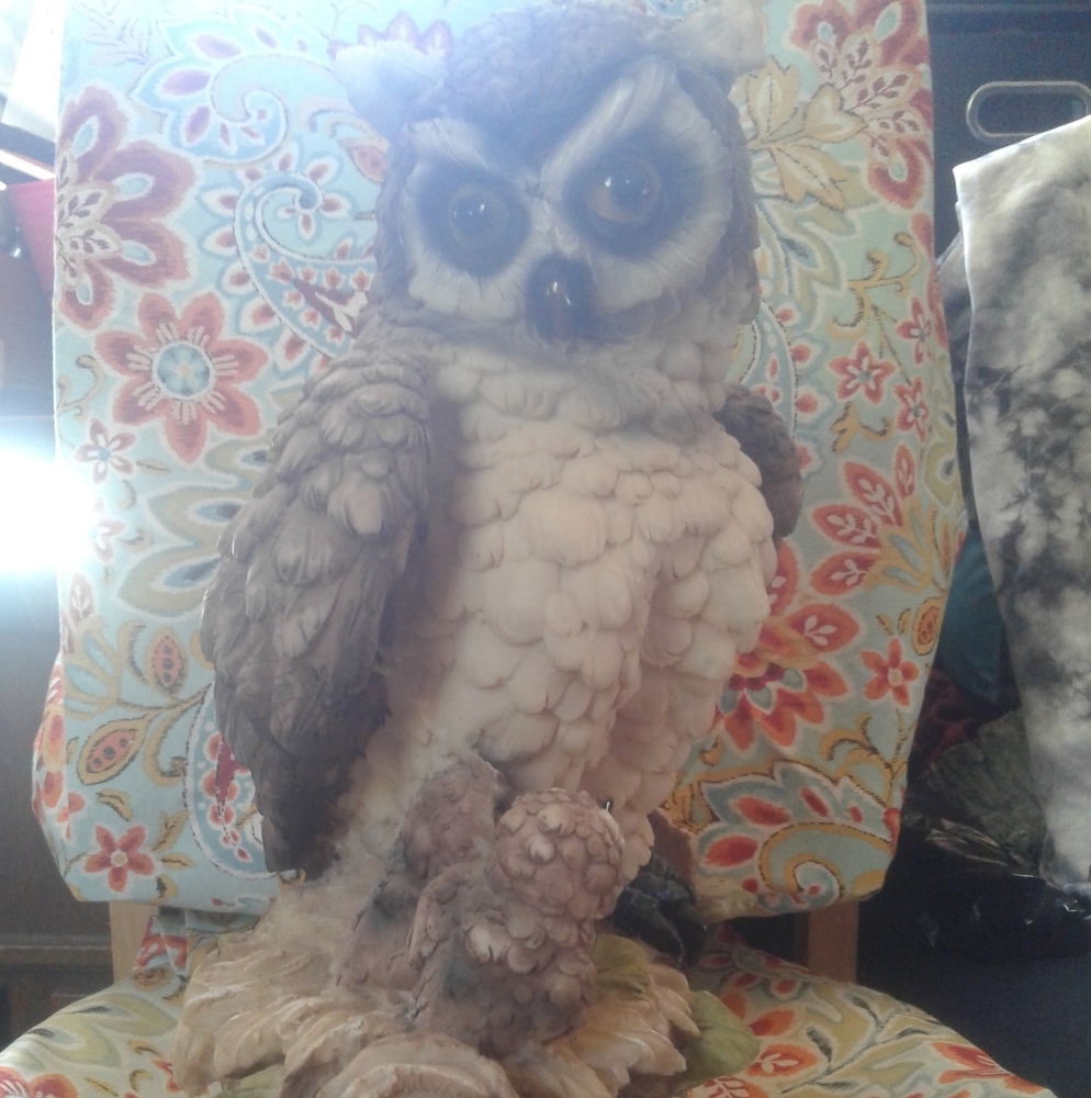 Mama owl with twins statue